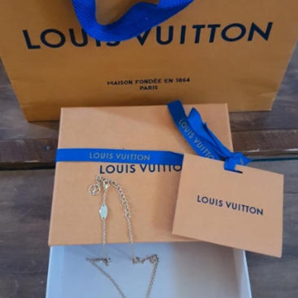 Louis Vuitton Iconic Necklace - Picture 8 of 8